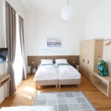 Duna-Enterior-Asztalos-es-Hajoepito-uzem-Domus-Pellegrini-Apartman-referencia-002